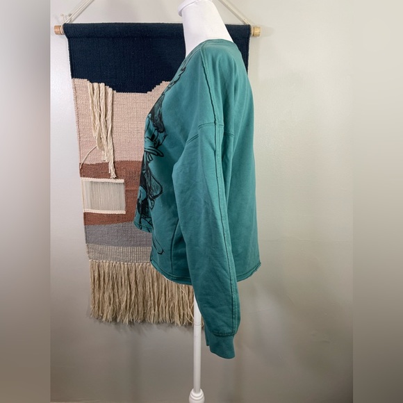 5 for 25 Disney Micky and Friends Teal Graphic Long Sleeves Crop Sweatshirt L - Picture 2 of 4